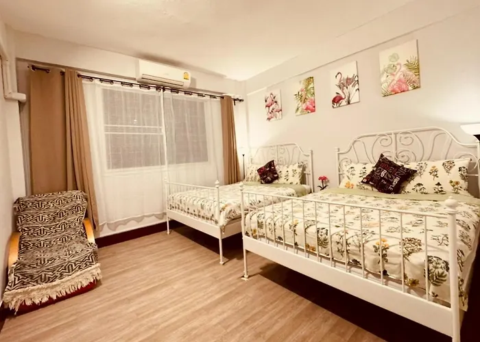 Baan Nampetch Hostel