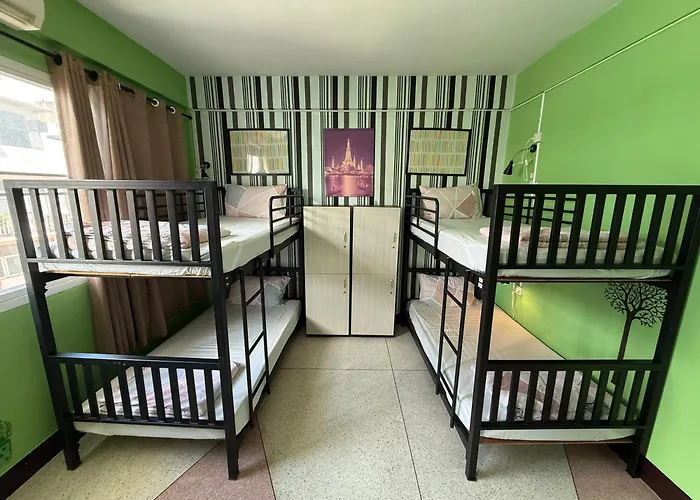 Baan Nampetch Hostel